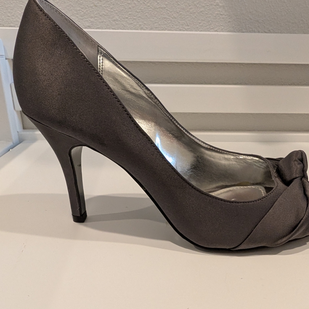 3 For $24 Monet Women's Gray Peep Toe Heels - Picture 5 of 11